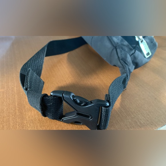 Addidas Fanny pack - Picture 3 of 10